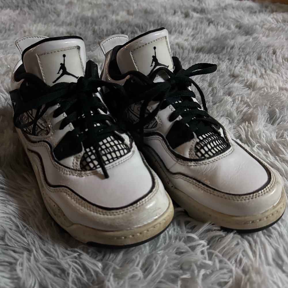 Nike Air Jordan’s little kids size 2